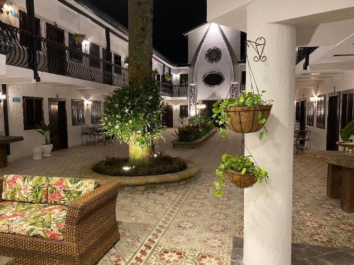 Casa Hotel Las Orquideas Сиркасия Экстерьер фото