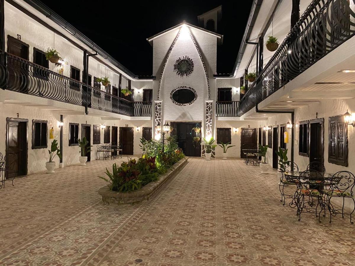 Casa Hotel Las Orquideas Сиркасия Экстерьер фото